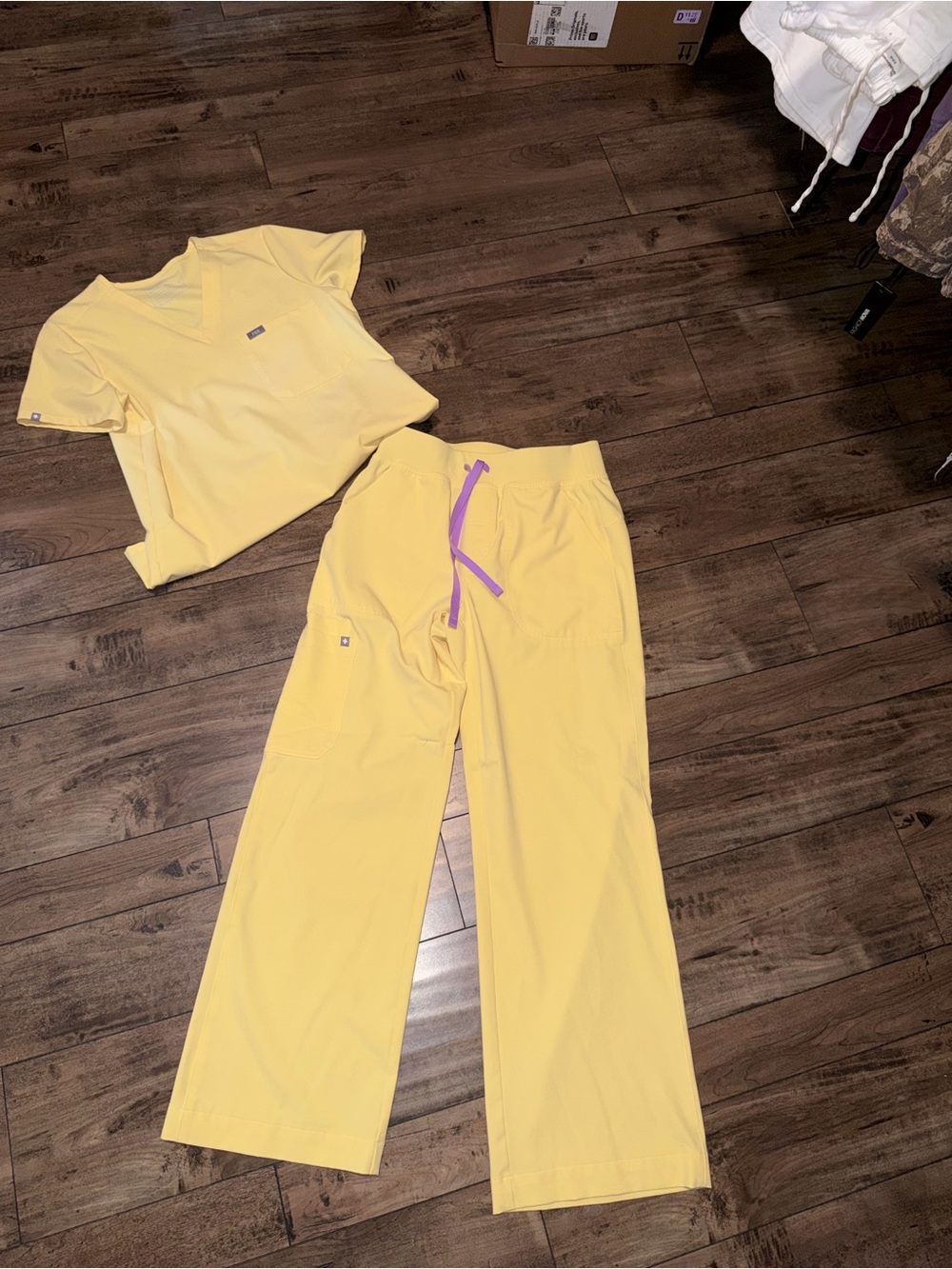FIGS butter yellow set medium